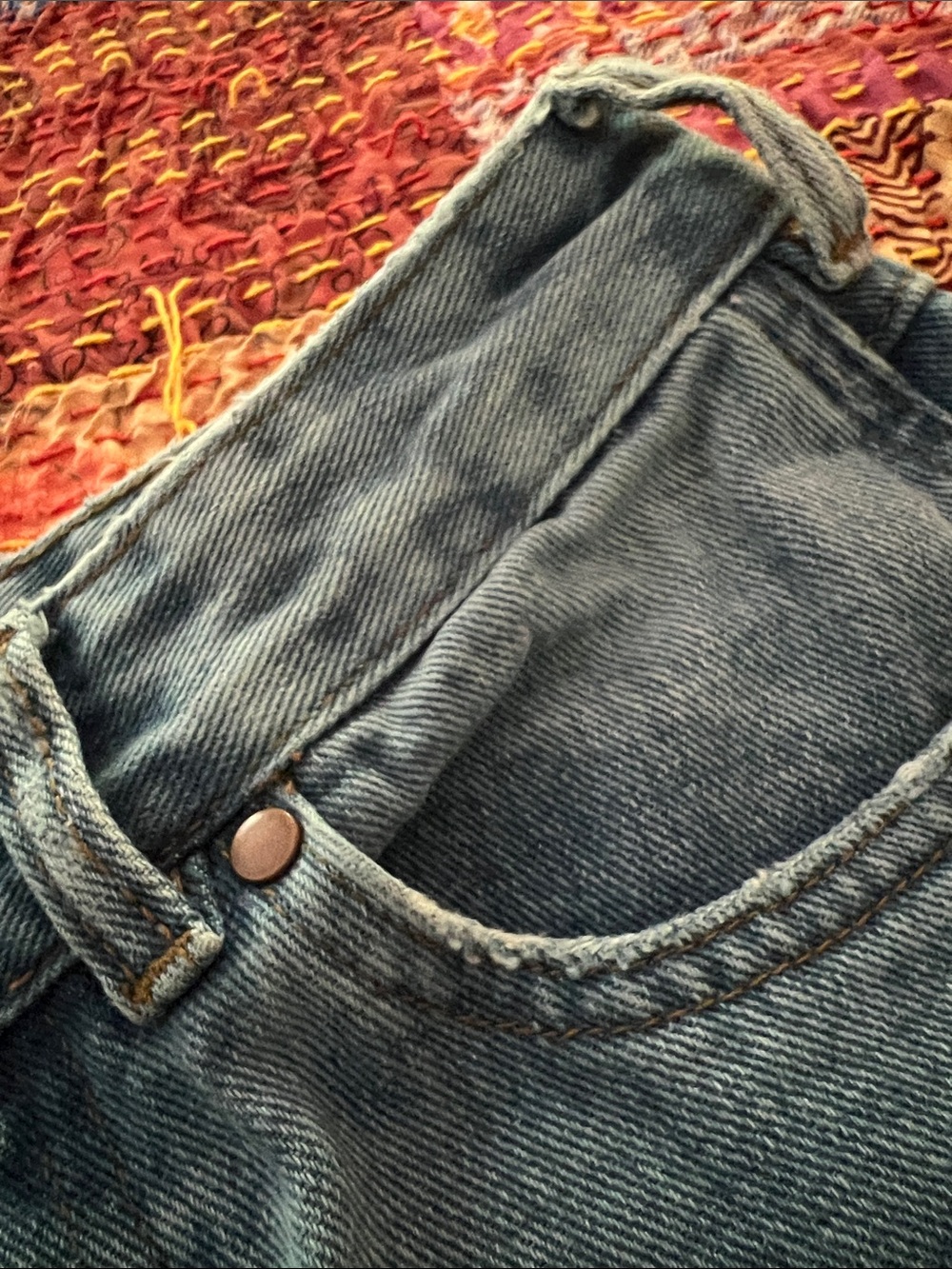 Wrangler women’s flared patchwork Jeans in Washed Blue - Picture 12 of 16
